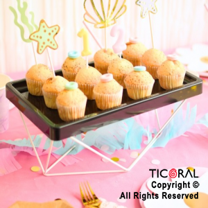 BANDEJA RECTANGULAR CON BASE CUPCAKE NEGRO 30 CM X 18 CM (C-001) x 1